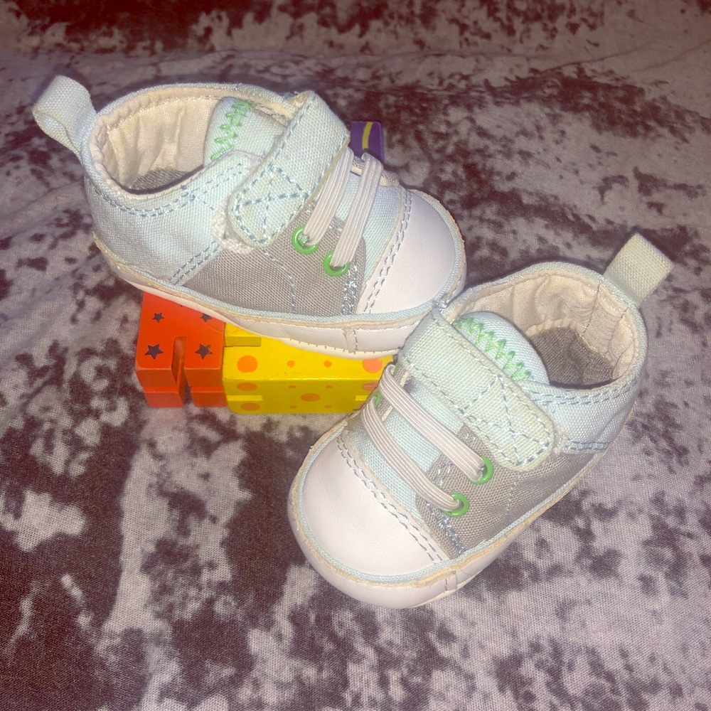 Newborn Tennis Shoes w/ Velcro